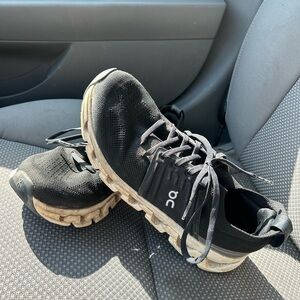 On cloud Black and White Sneakers